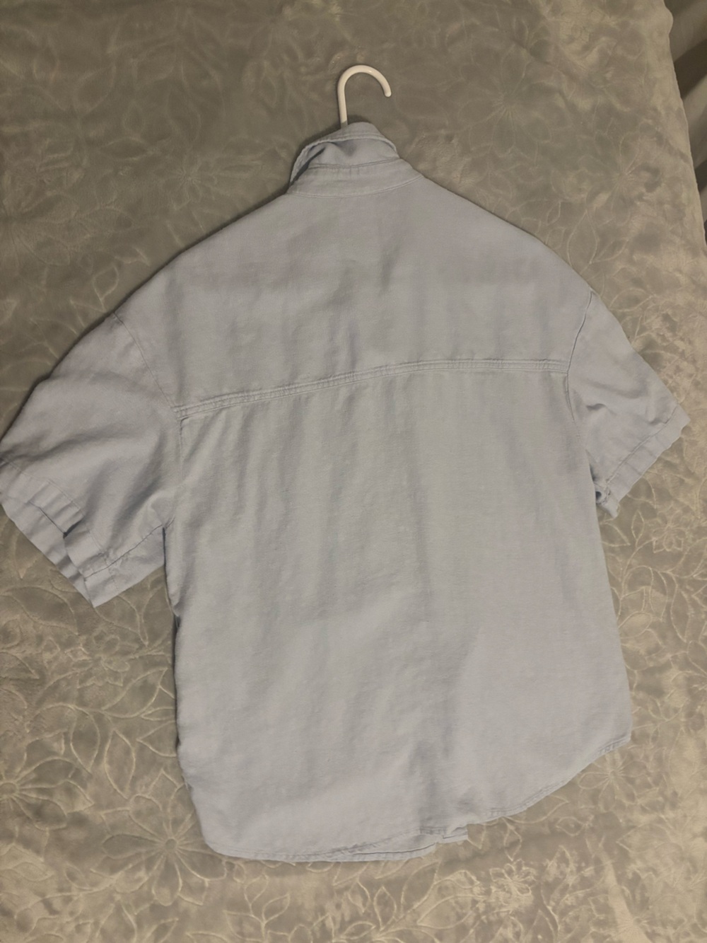 Abercrombie & Fitch Light Blue Short-Sleeve Button-Down Shirt - Picture 3 of 3